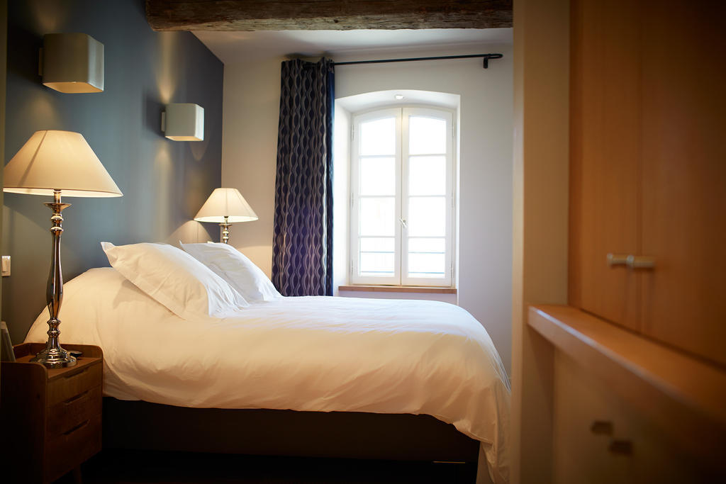 Les Chambres De L'Oustalet, Chambres D'Hotes Et Restaurant Etoile Жигондас Экстерьер фото